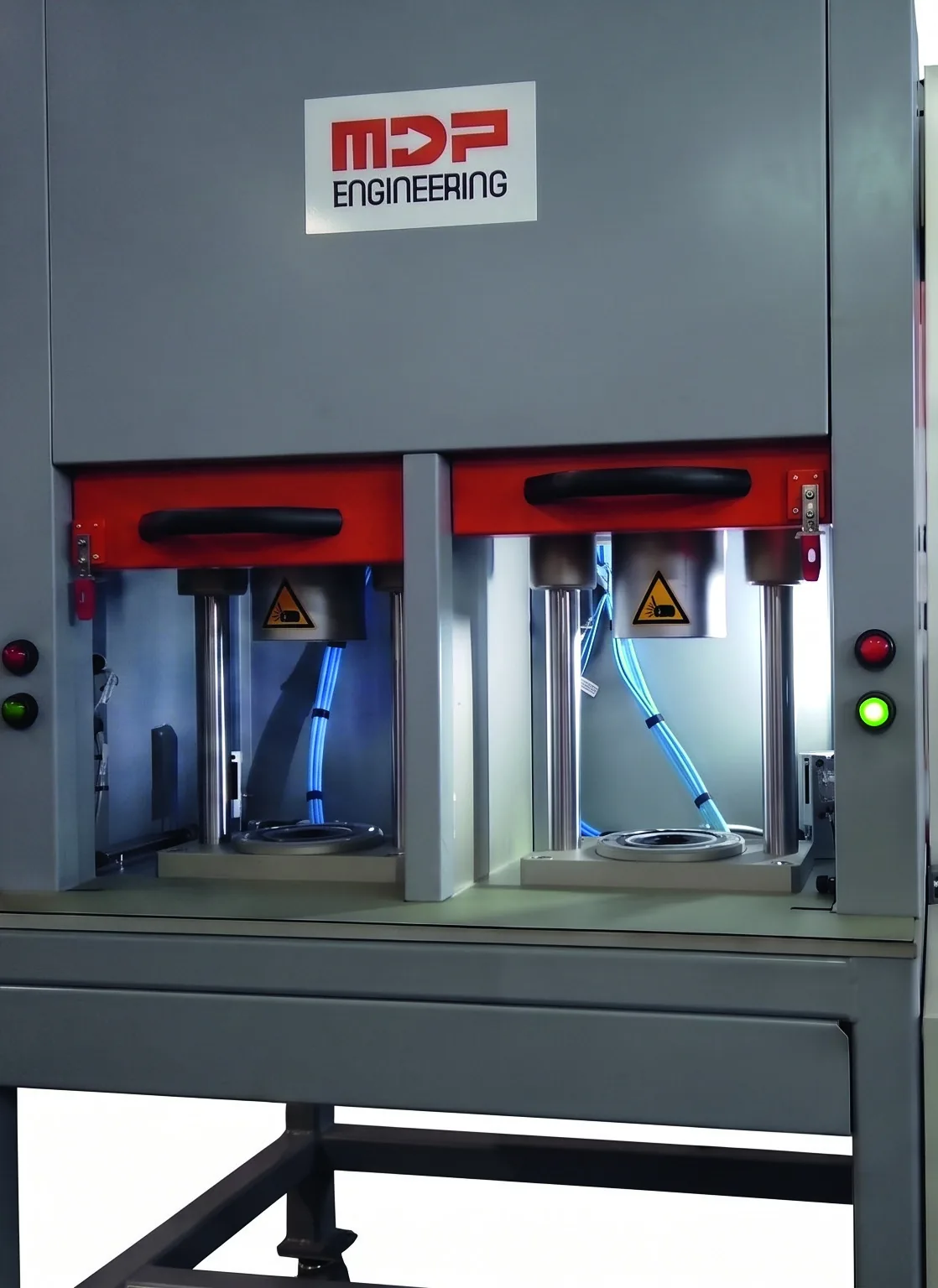 Automatyczne stanowisko leak test MDP Engineering z dwoma gniazdami do kontroli szczelności Automatyczne stanowisko leak test MDP Engineering z dwoma gniazdami do kontroli szczelności